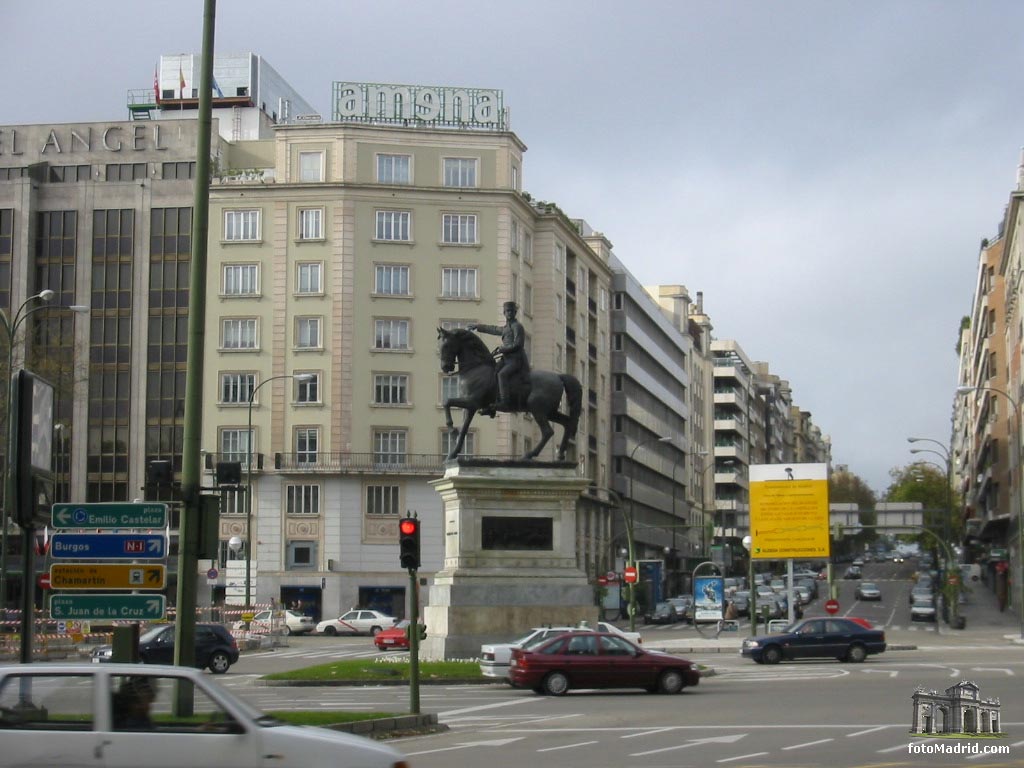 Estatua del Marqu�s del Duero